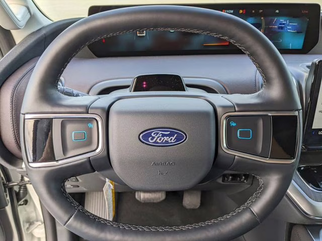 2026 Star White Metallic Tri-Coat Ford Expedition Max Platinum 4X4 SUV