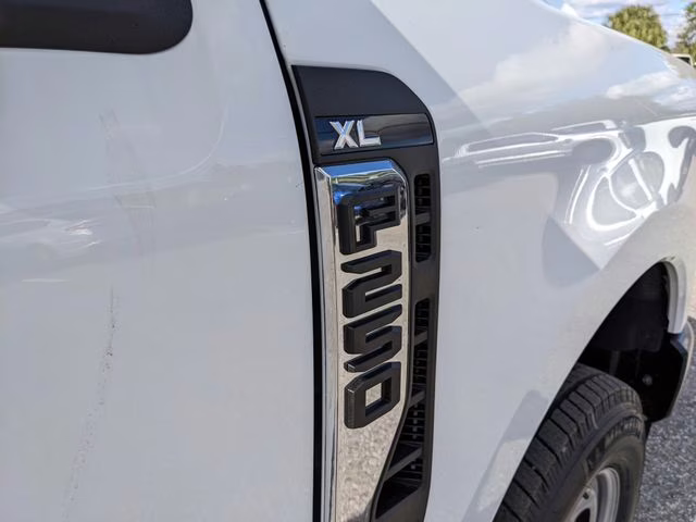 2026 Oxford White Ford Super Duty F-250 SRW XL 4X4 Truck