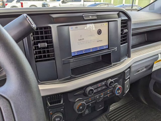 2026 Oxford White Ford Super Duty F-250 SRW XL 4X4 Truck