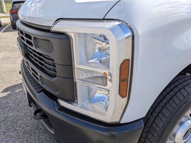 2026 Oxford White Ford Super Duty F-250 SRW XL 4X4 Truck