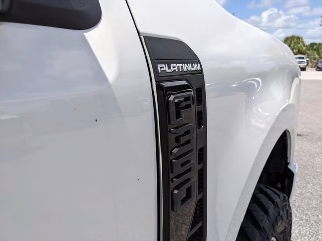 2026 Star White Metallic Tri-Coat Ford Super Duty F-350 SRW Platinum 4X4 Truck