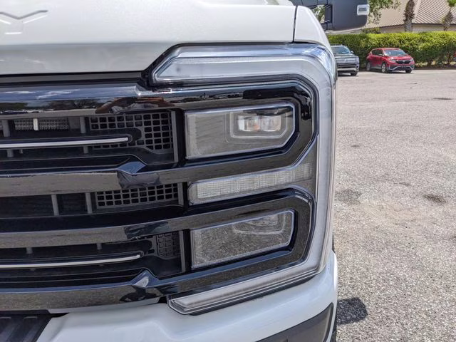 2026 Star White Metallic Tri-Coat Ford Super Duty F-350 SRW Platinum 4X4 Truck