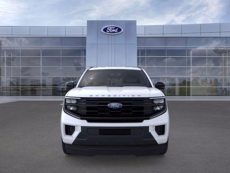 2026 Star White Metallic Tri-Coat Ford Expedition Max Active RWD SUV