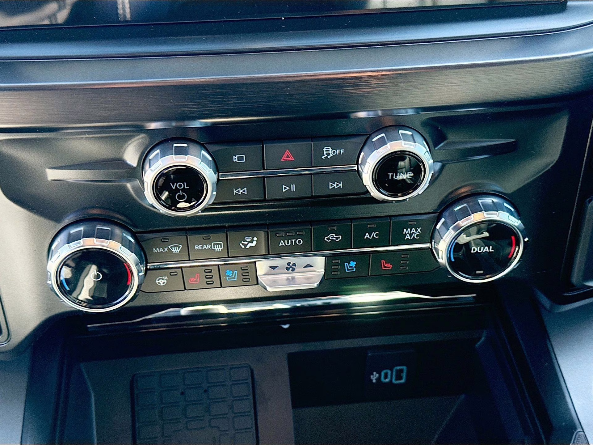 2026 Glacier Gray Metallic Tri-Coat Ford Super Duty F-250 SRW Lariat 4X4 Truck