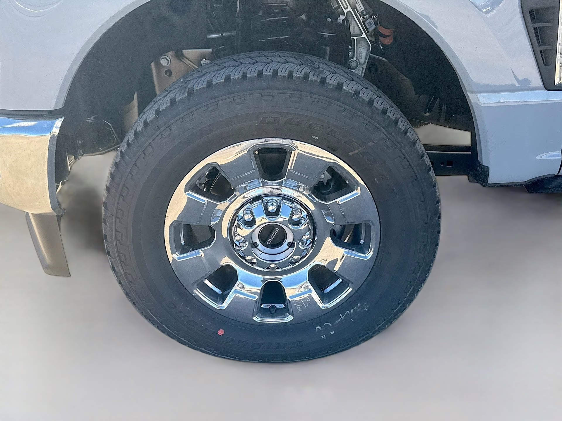 2026 Glacier Gray Metallic Tri-Coat Ford Super Duty F-250 SRW Lariat 4X4 Truck