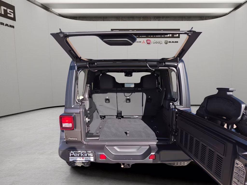 2026 granite crystal metallic clearcoat Jeep Wrangler Willys 4X4 SUV