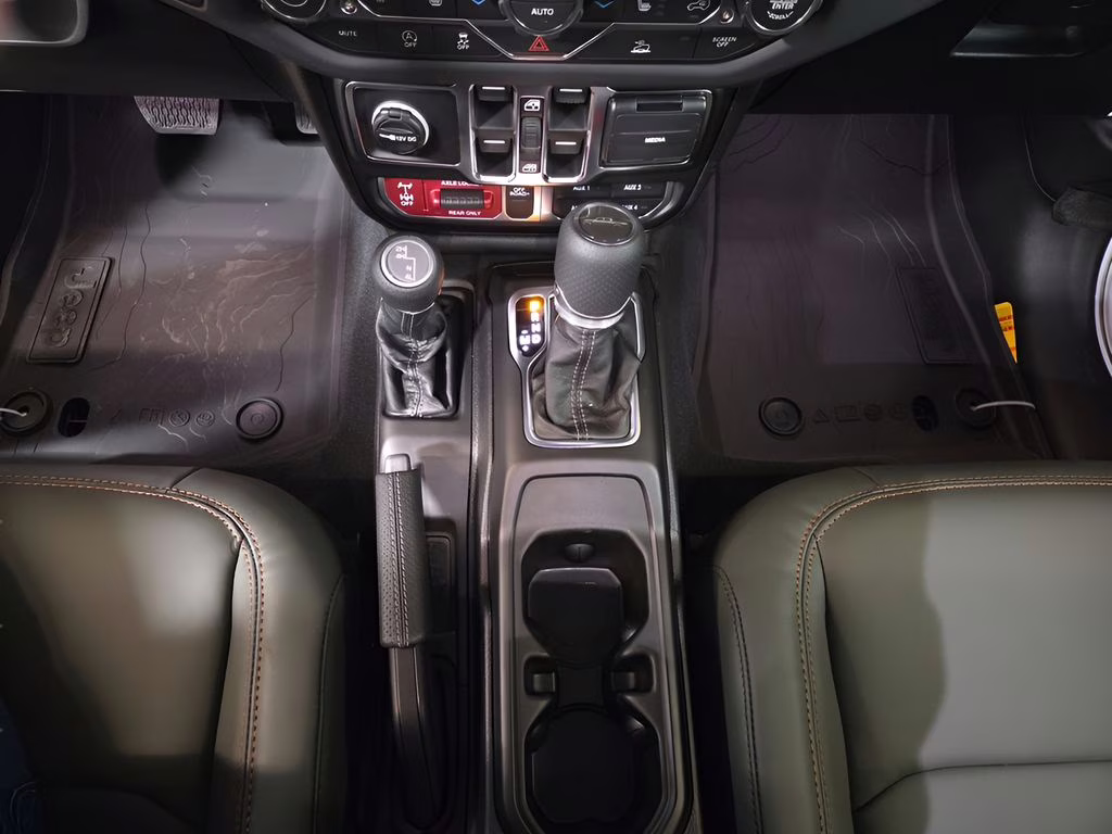 2026 bright white clearcoat Jeep Gladiator Mojave 4X4 Truck