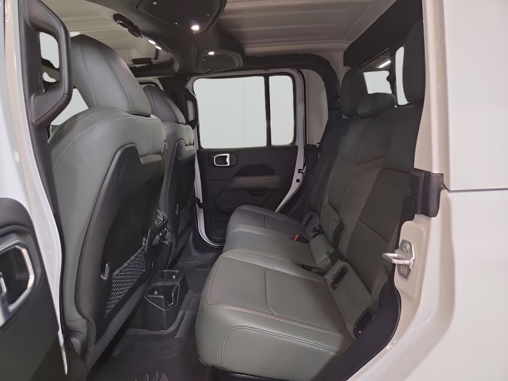 2026 bright white clearcoat Jeep Gladiator Mojave 4X4 Truck