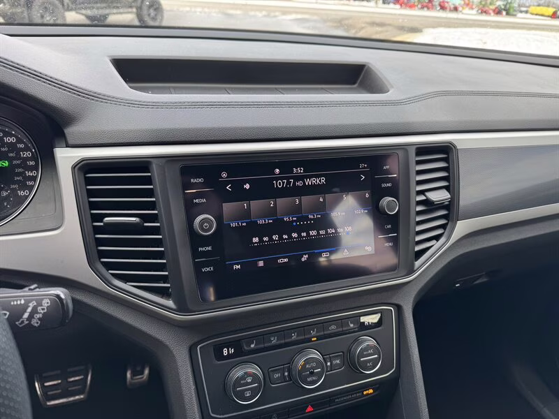 2021 Oryx White Pearl Volkswagen Atlas Cross Sport V6 SE R-Line FWD SUV