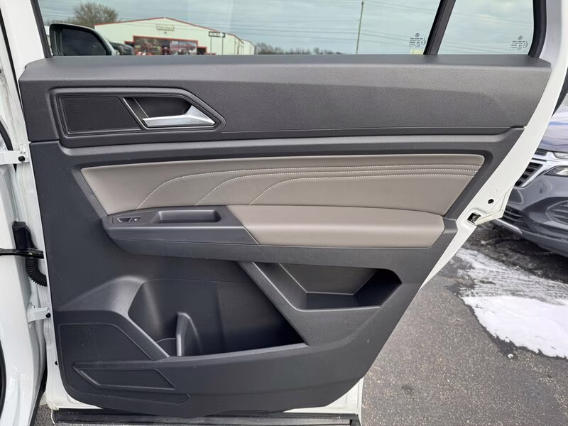 2021 Oryx White Pearl Volkswagen Atlas Cross Sport V6 SE R-Line FWD SUV