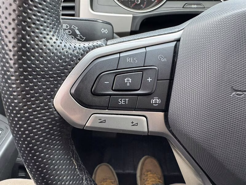 2021 Oryx White Pearl Volkswagen Atlas Cross Sport V6 SE R-Line FWD SUV