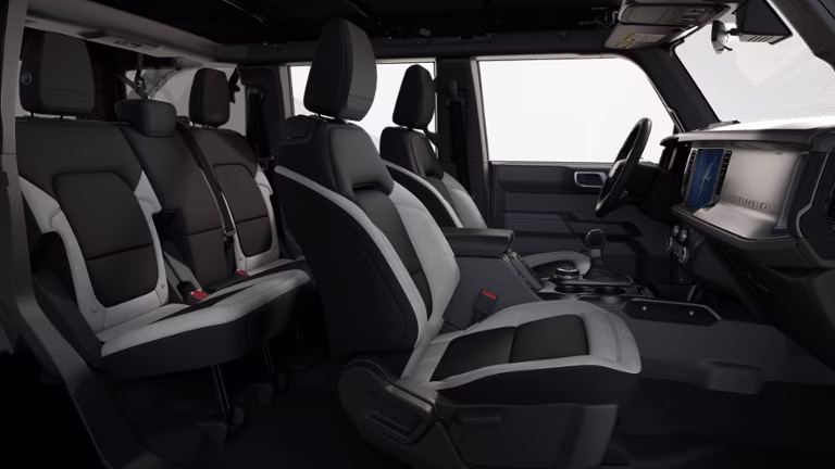 2025 Oxford White Ford Bronco Base 4X4 SUV