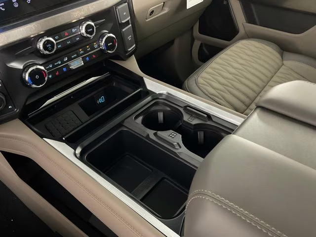 2026 White Metallic Ford Super Duty F-350 SRW Platinum 4X4 Truck