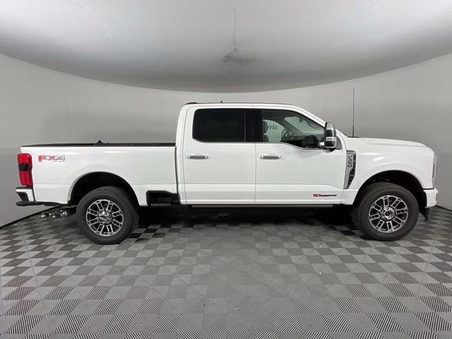 2026 White Metallic Ford Super Duty F-350 SRW Platinum 4X4 Truck