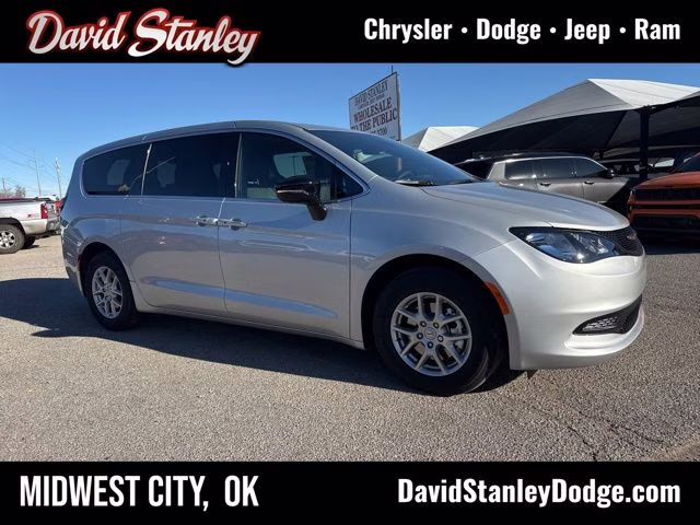 2026 Silver Mist Clearcoat Chrysler Voyager LX FWD Van