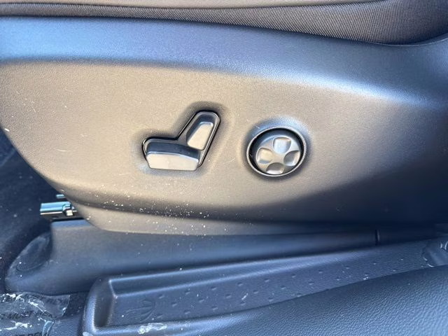 2026 Silver Mist Clearcoat Chrysler Voyager LX FWD Van