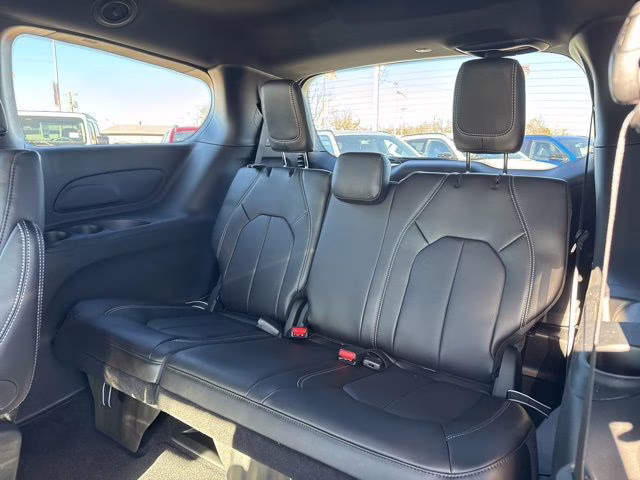 2026 Silver Mist Clearcoat Chrysler Voyager LX FWD Van