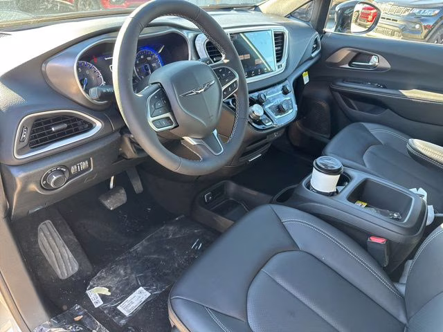 2026 Silver Mist Clearcoat Chrysler Voyager LX FWD Van