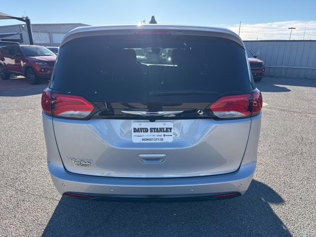 2026 Silver Mist Clearcoat Chrysler Voyager LX FWD Van