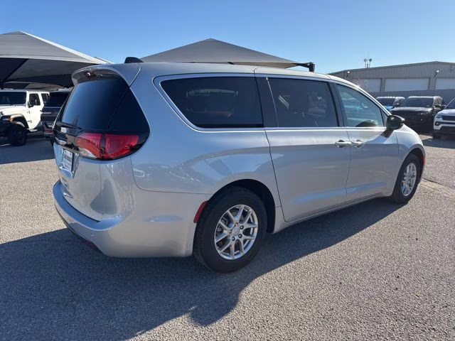 2026 Silver Mist Clearcoat Chrysler Voyager LX FWD Van