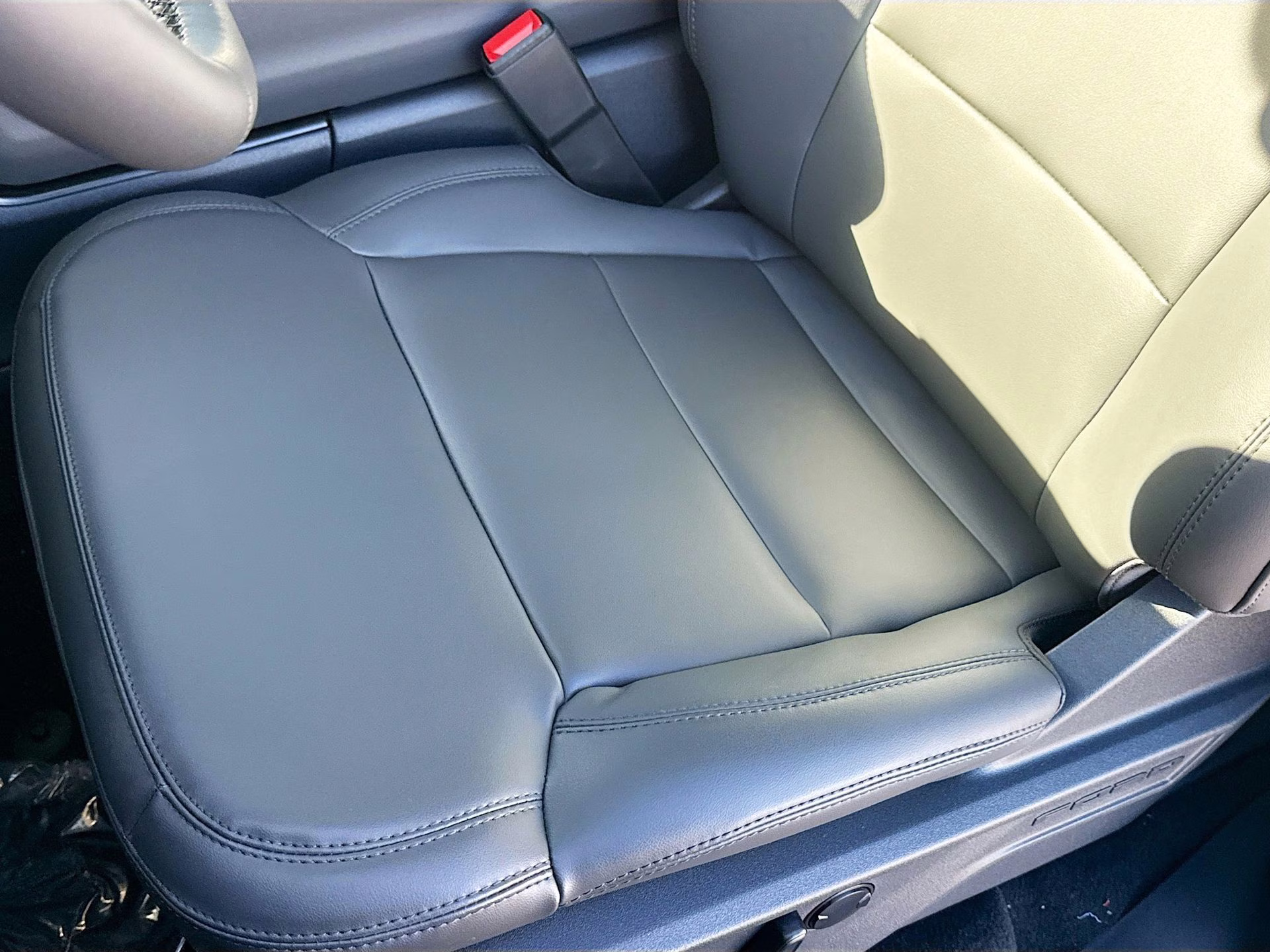 2026 Dark Matter Gray Metallic Ford Expedition Active RWD SUV