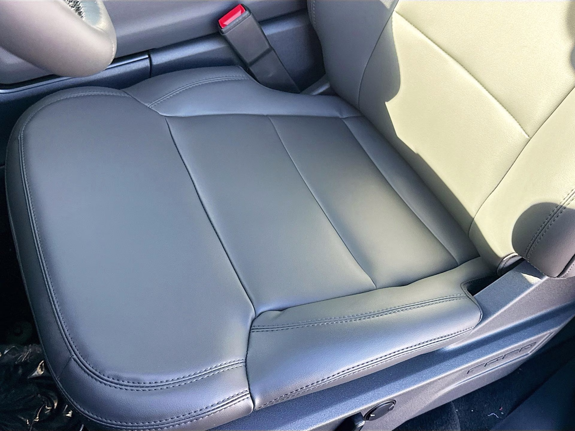 2026 Dark Matter Gray Metallic Ford Expedition Active RWD SUV