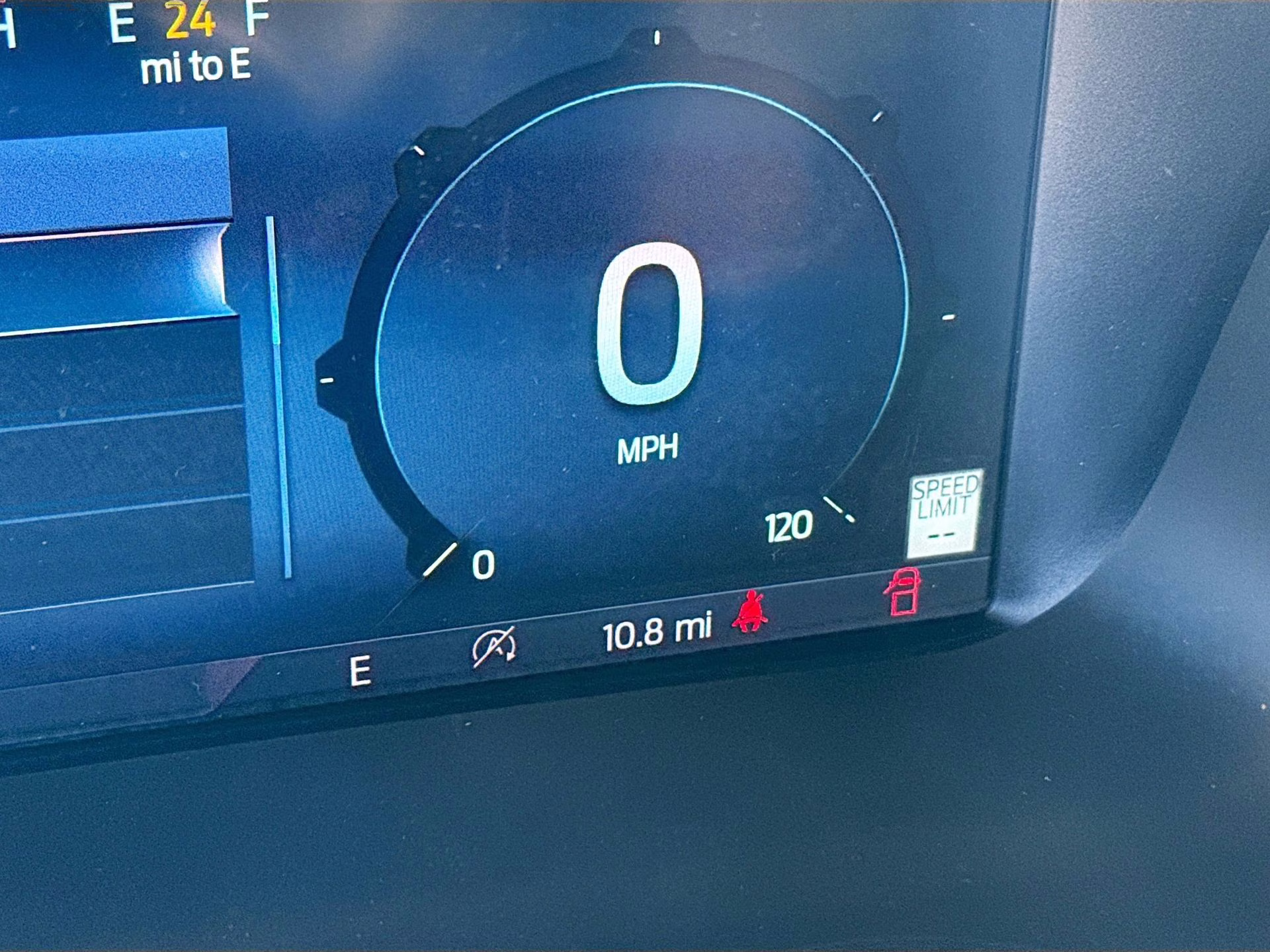 2025 Star White Metallic Tri-Coat Ford F-150 Lariat 4X4 Truck