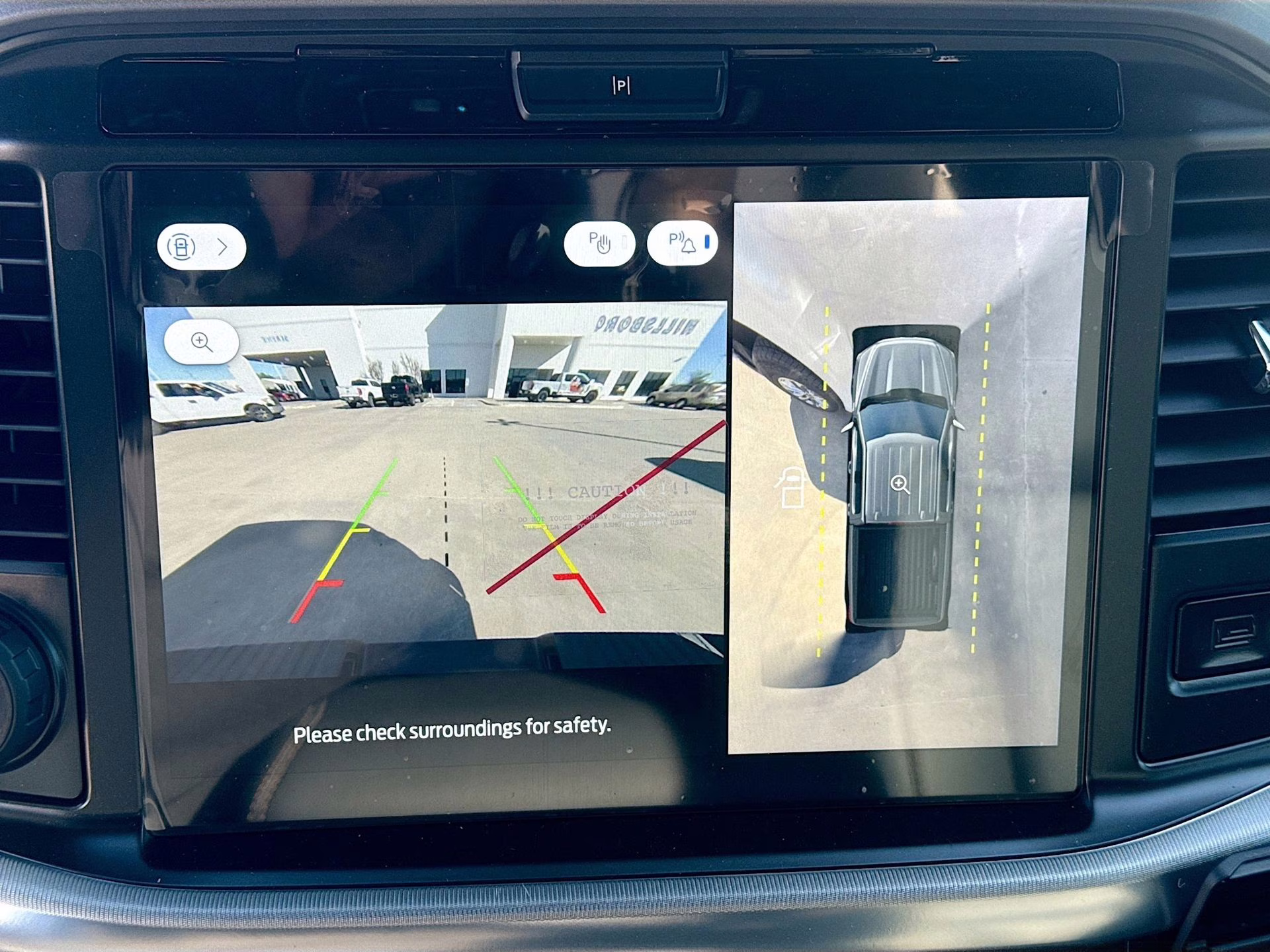 2025 Star White Metallic Tri-Coat Ford F-150 Lariat 4X4 Truck