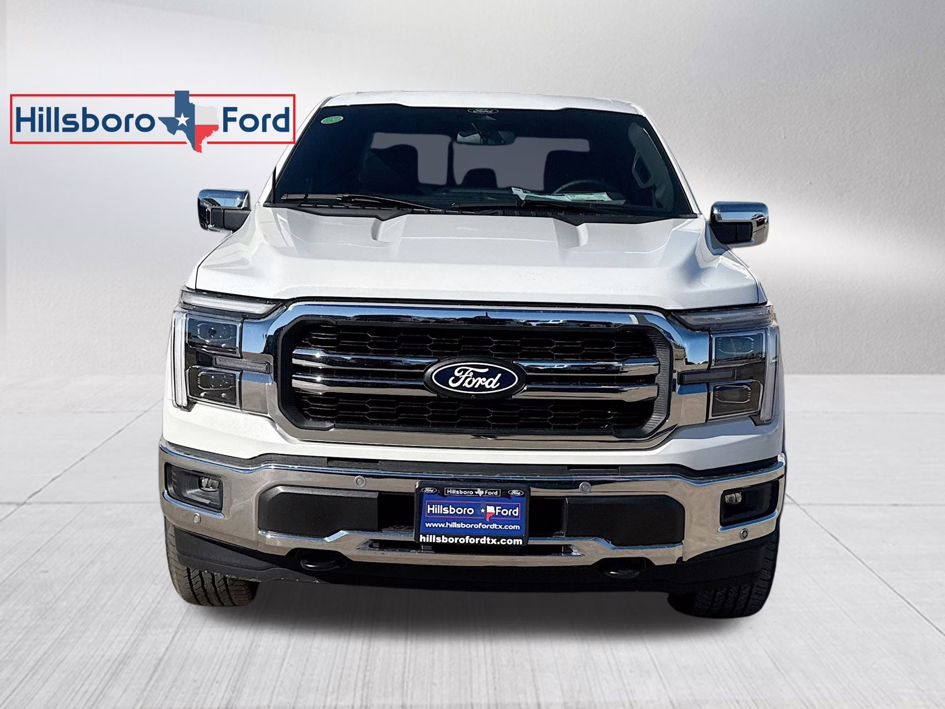 2025 Star White Metallic Tri-Coat Ford F-150 Lariat 4X4 Truck