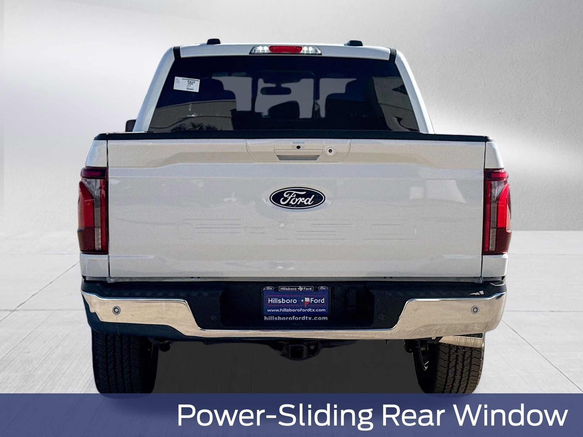 2025 Star White Metallic Tri-Coat Ford F-150 Lariat 4X4 Truck