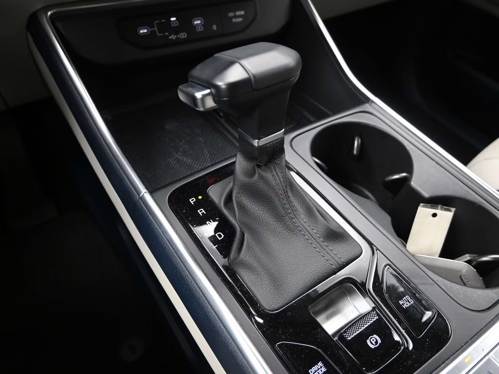 2025 Snow White Pearl Kia Carnival SX FWD Van