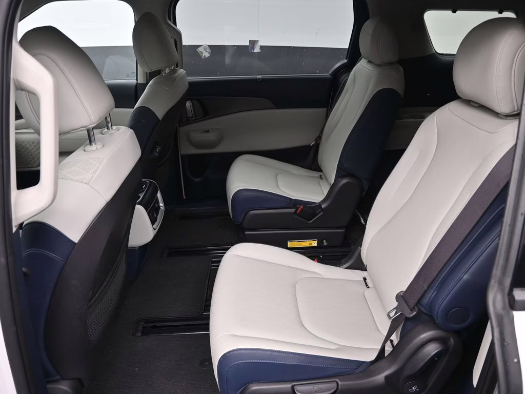 2025 Snow White Pearl Kia Carnival SX FWD Van