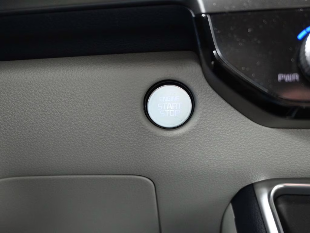 2025 Snow White Pearl Kia Carnival SX FWD Van