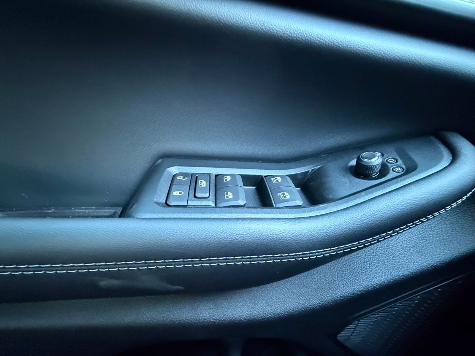 2025 Diamond Black Crystal Pearlcoat Jeep Grand Cherokee 4X4 SUV