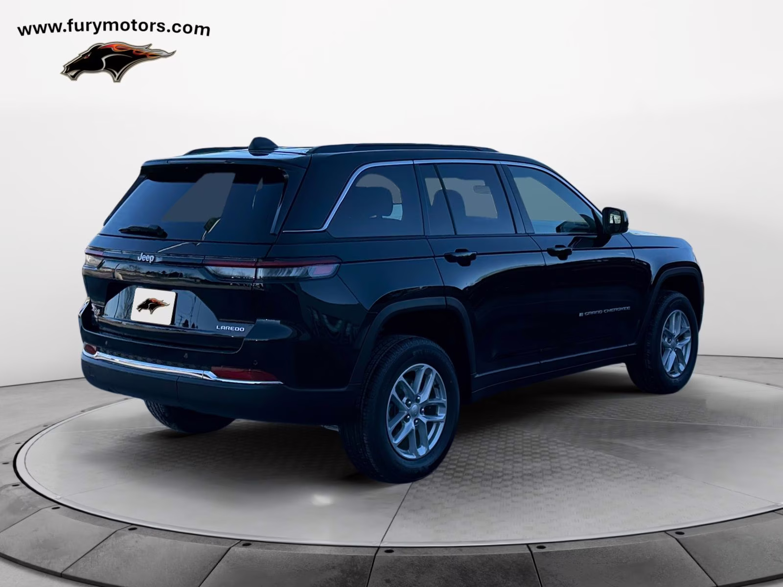 2025 Diamond Black Crystal Pearlcoat Jeep Grand Cherokee 4X4 SUV