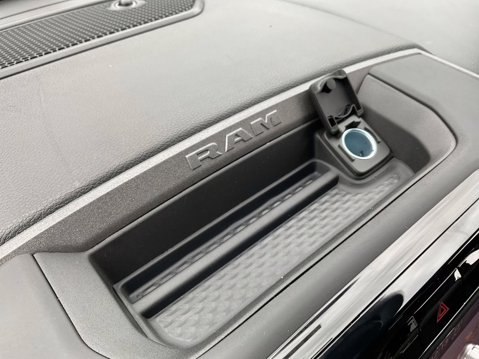 2026 Diamond Black Crystal Pearlcoat Ram 2500 Tradesman 4X4 Truck