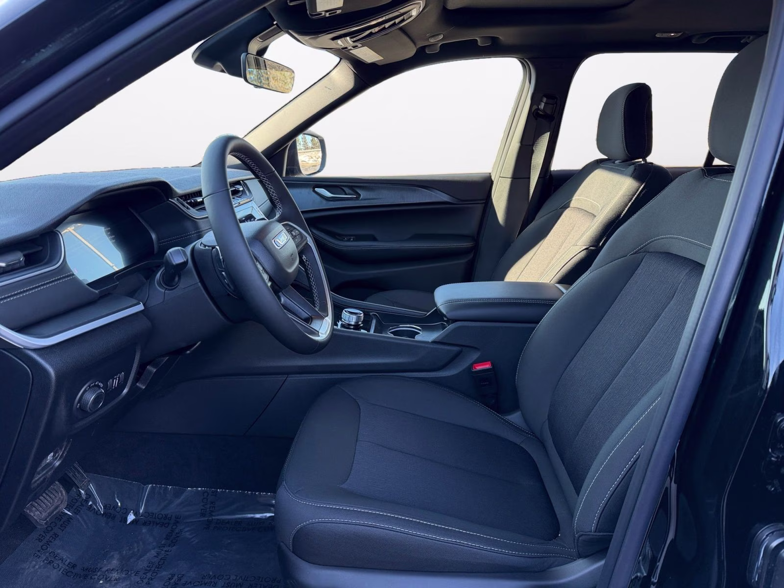 2025 Diamond Black Crystal Pearlcoat Jeep Grand Cherokee 4X4 SUV