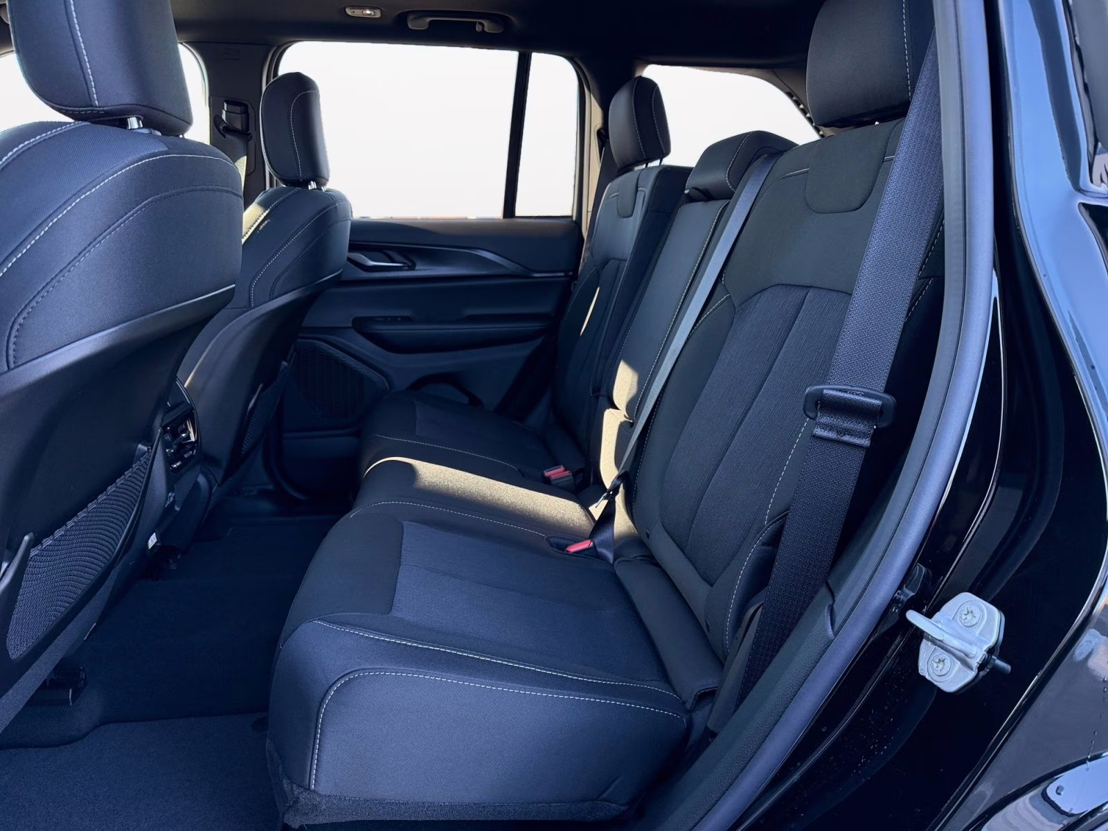 2025 Diamond Black Crystal Pearlcoat Jeep Grand Cherokee 4X4 SUV