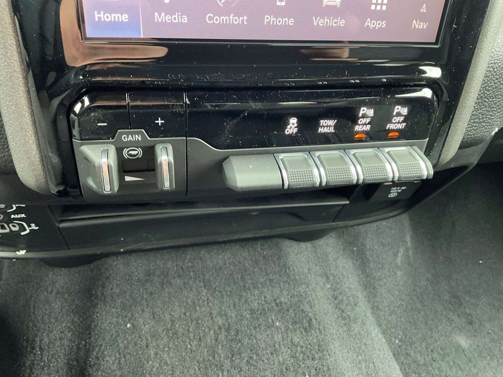 2026 Diamond Black Crystal Pearlcoat Ram 2500 Tradesman 4X4 Truck