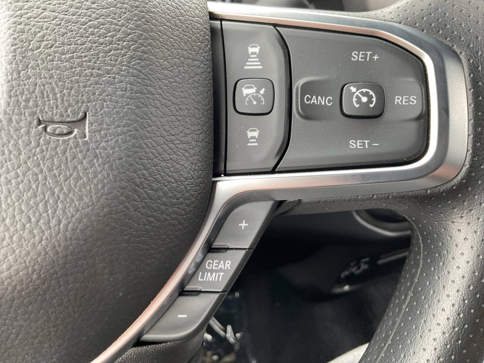 2026 Diamond Black Crystal Pearlcoat Ram 2500 Tradesman 4X4 Truck