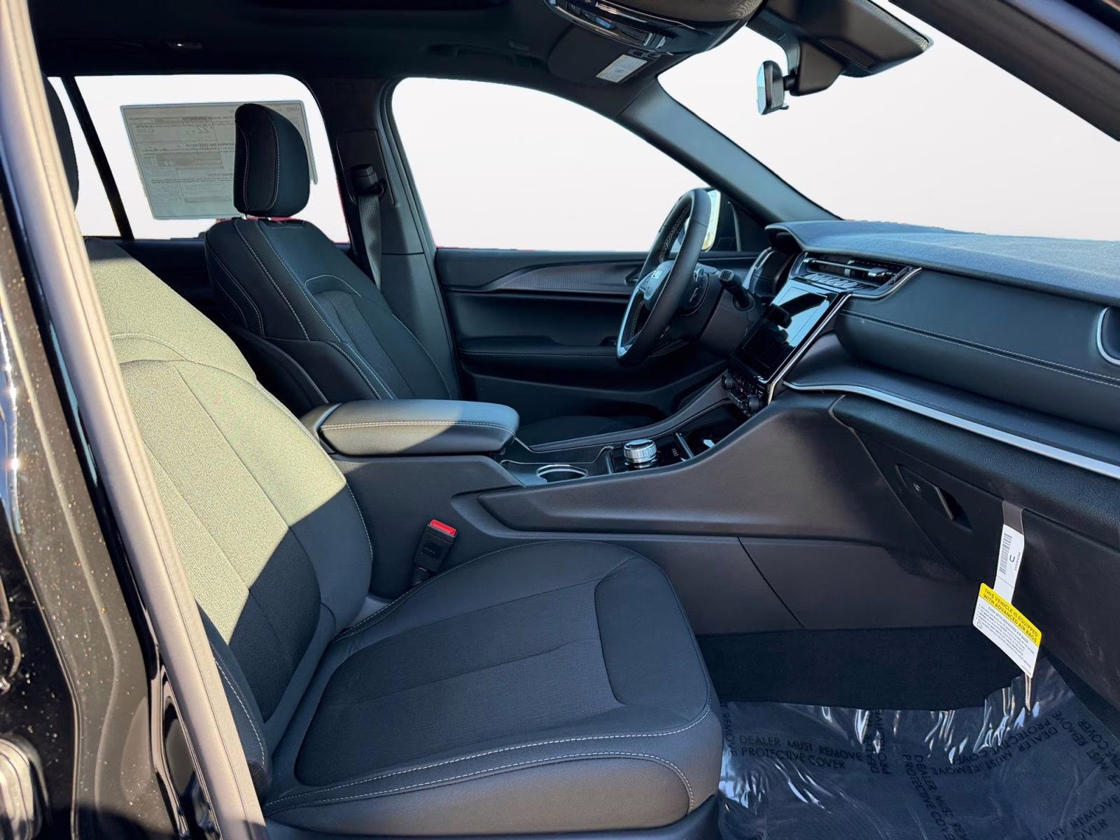 2025 Diamond Black Crystal Pearlcoat Jeep Grand Cherokee 4X4 SUV