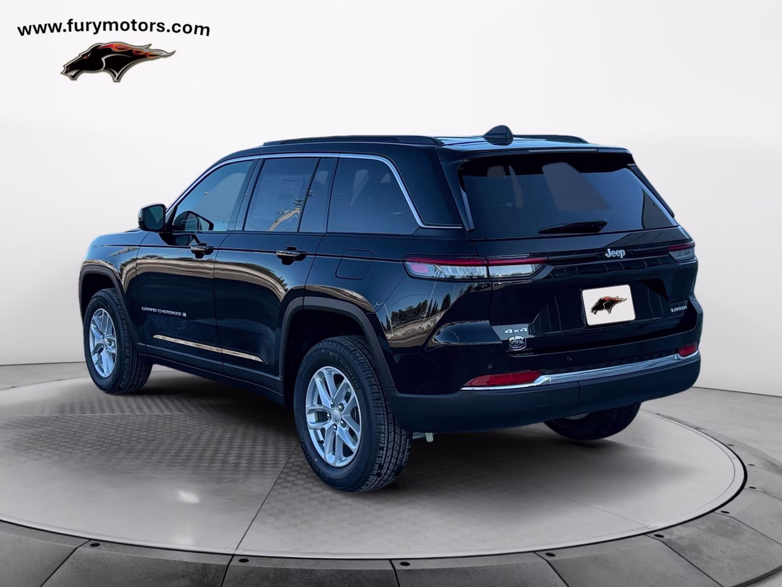 2025 Diamond Black Crystal Pearlcoat Jeep Grand Cherokee 4X4 SUV