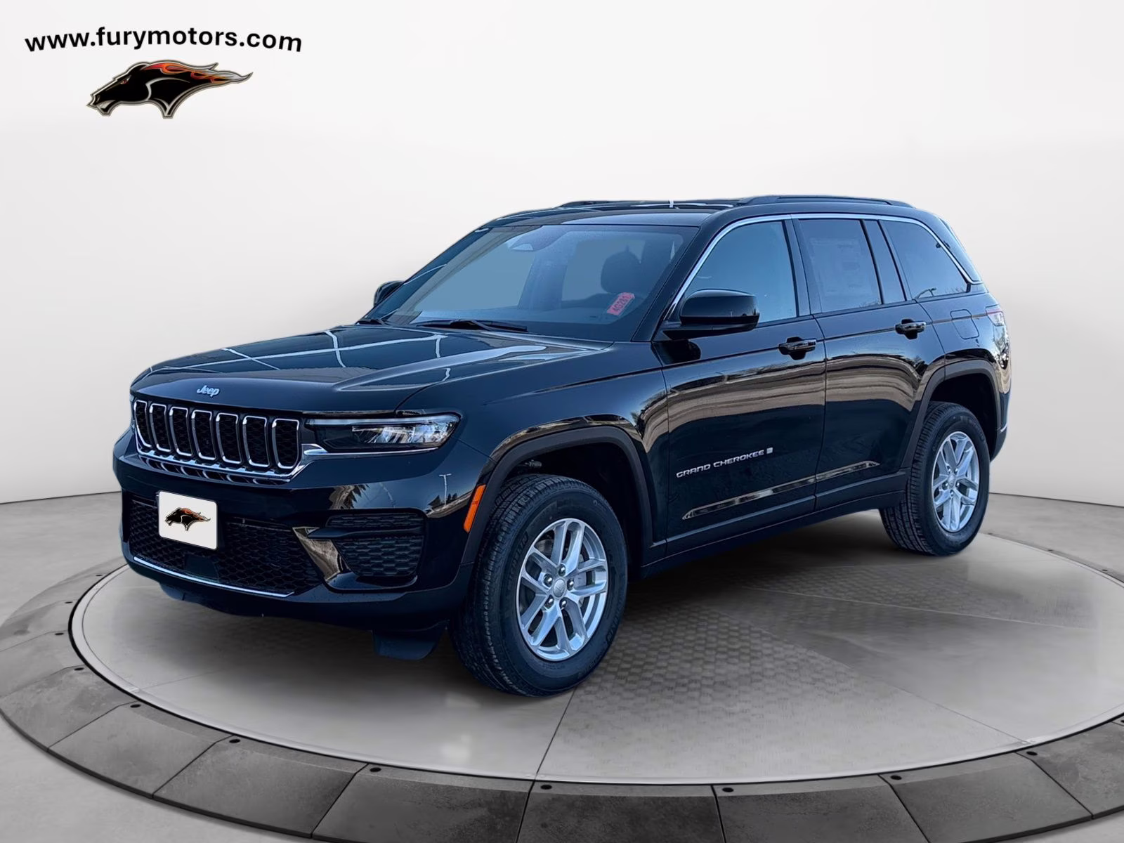 2025 Diamond Black Crystal Pearlcoat Jeep Grand Cherokee 4X4 SUV