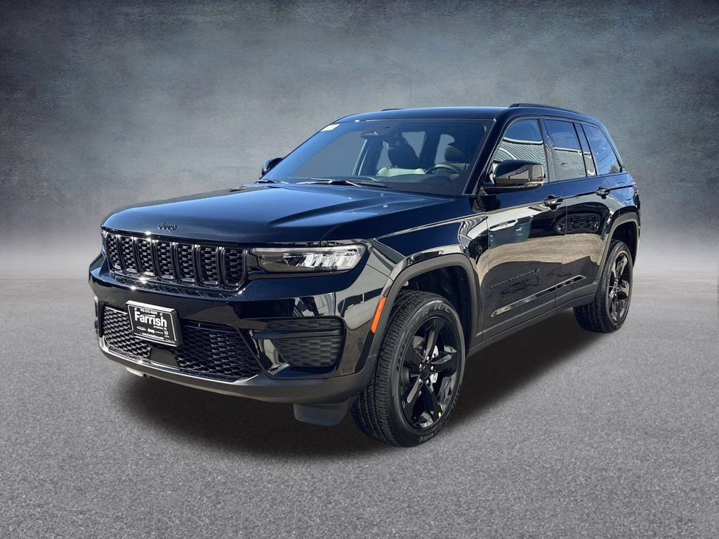 2025 Diamond Black Crystal Pearlcoat Jeep Grand Cherokee Altitude X 4X4 SUV