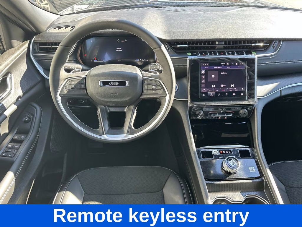 2025 Diamond Black Crystal Pearlcoat Jeep Grand Cherokee Altitude X 4X4 SUV