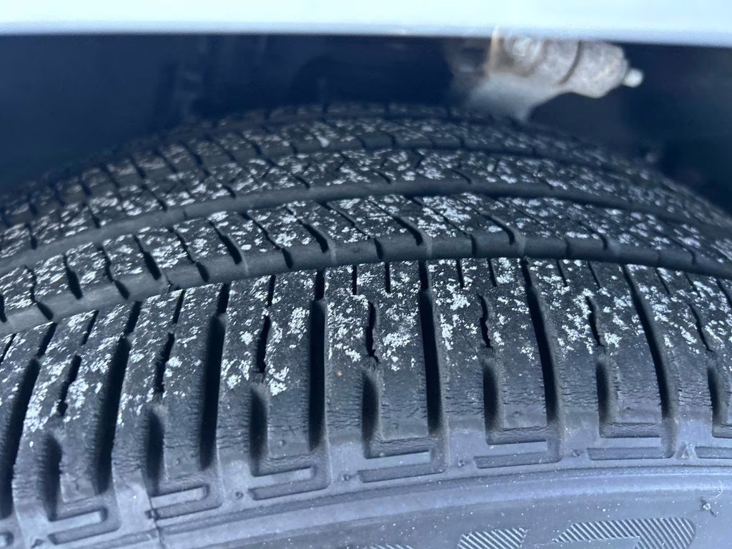 2022 Bright White Clearcoat Jeep Grand Cherokee Overland 4xe 4X4 SUV