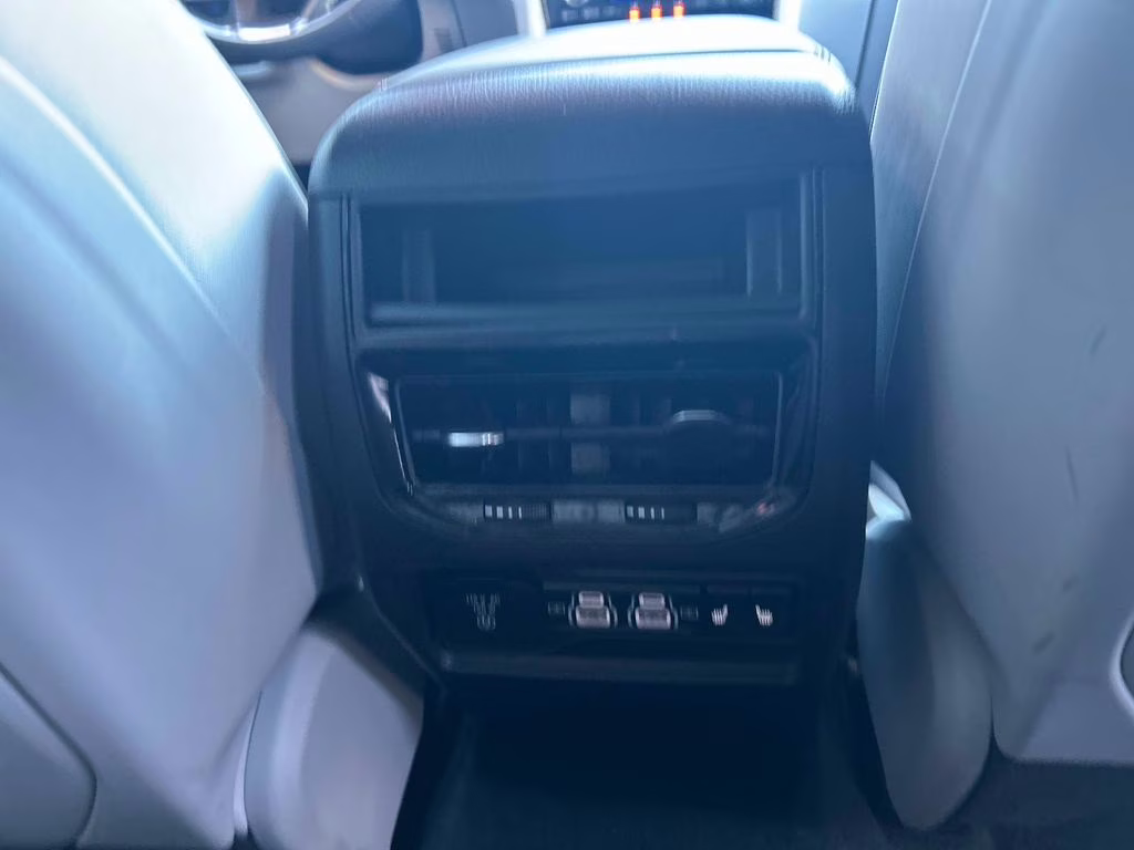 2022 Bright White Clearcoat Jeep Grand Cherokee Overland 4xe 4X4 SUV