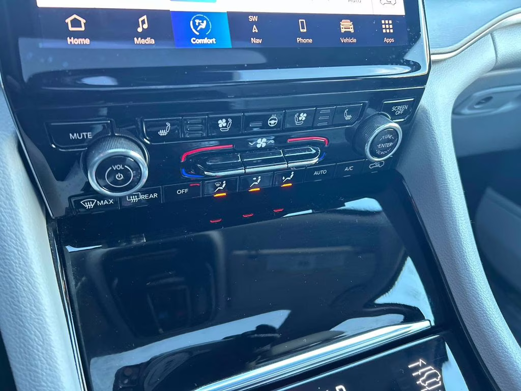 2022 Bright White Clearcoat Jeep Grand Cherokee Overland 4xe 4X4 SUV