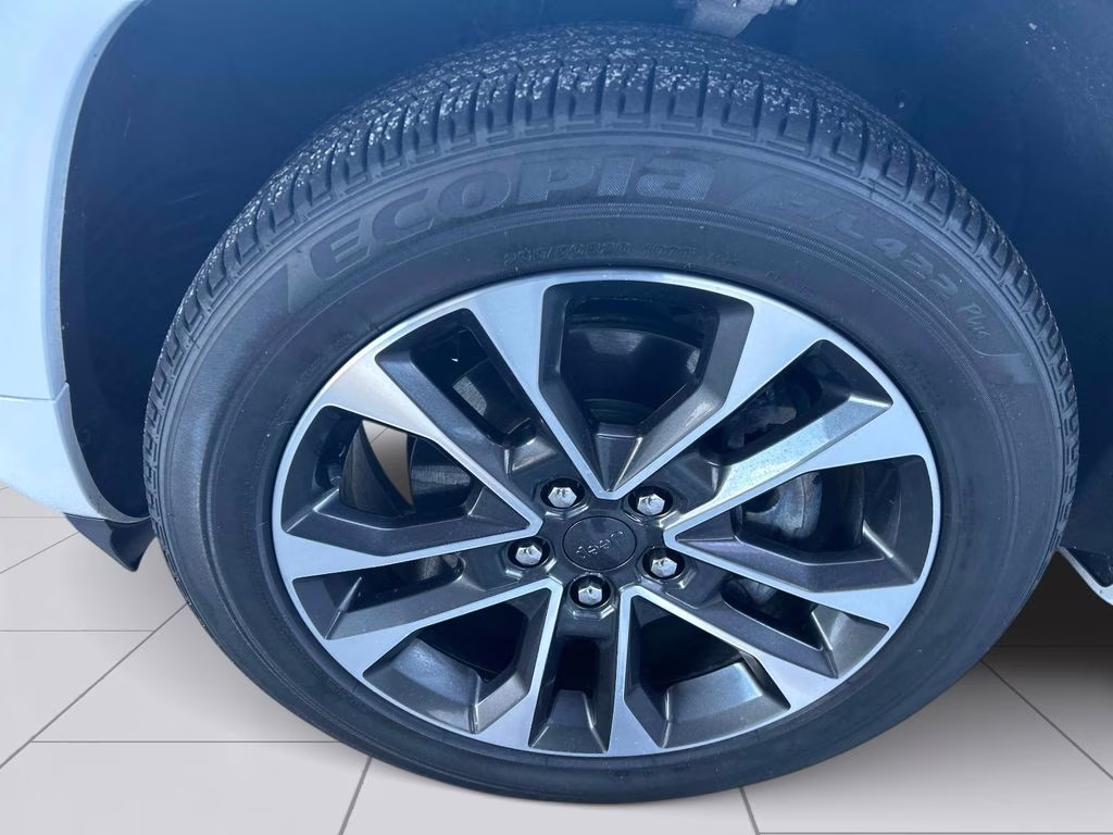 2022 Bright White Clearcoat Jeep Grand Cherokee Overland 4xe 4X4 SUV