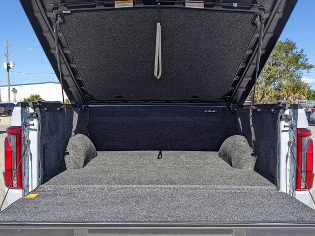 2025 White Metallic Ford F-150 Lariat 4X4 Truck